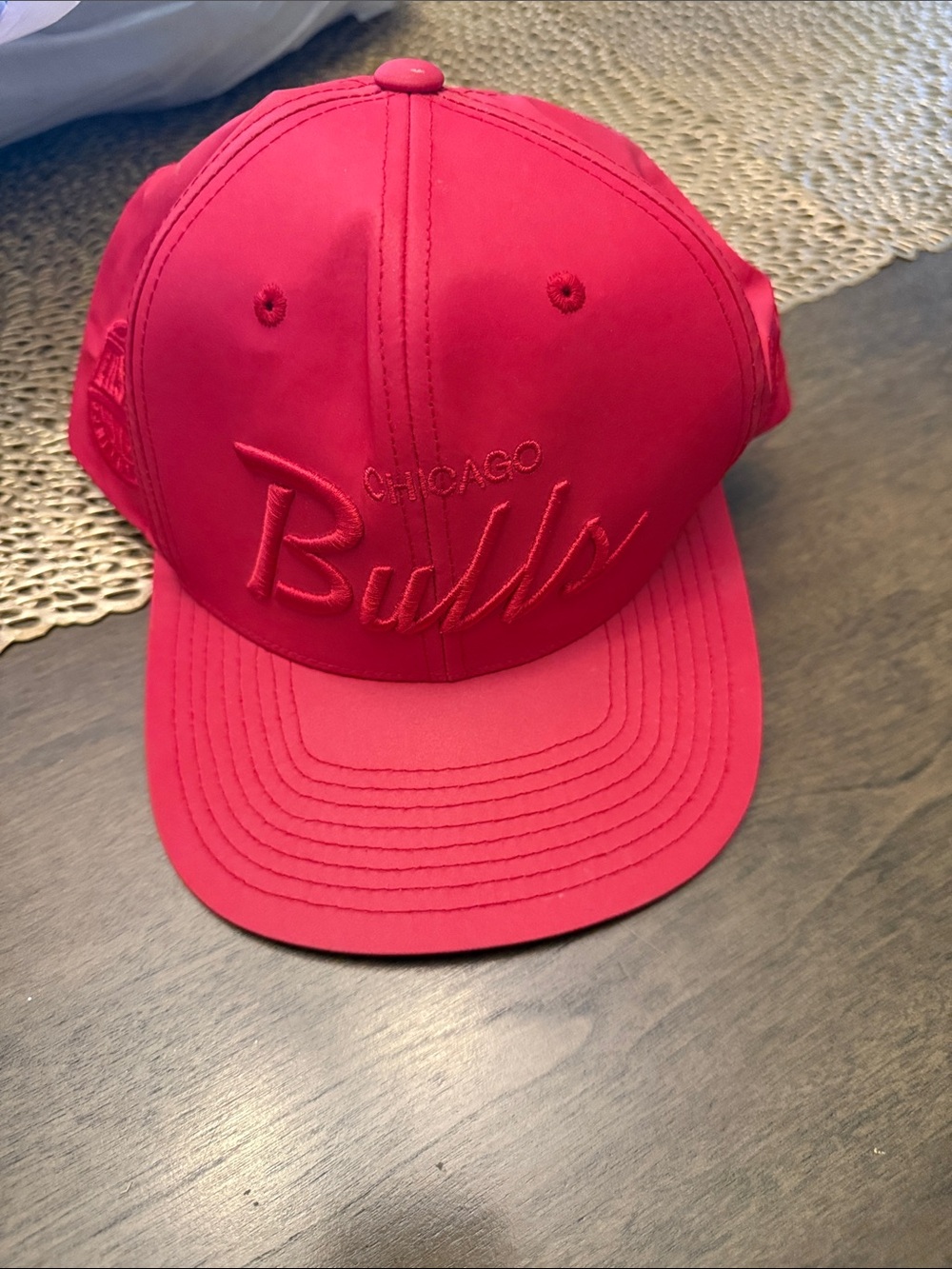 Mitchell & Ness men’s  Chicago Bulls Red Snapback Hat